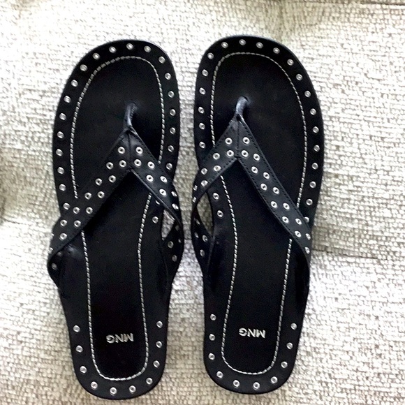 MNG black leather flip flops with grommets - Picture 1 of 4